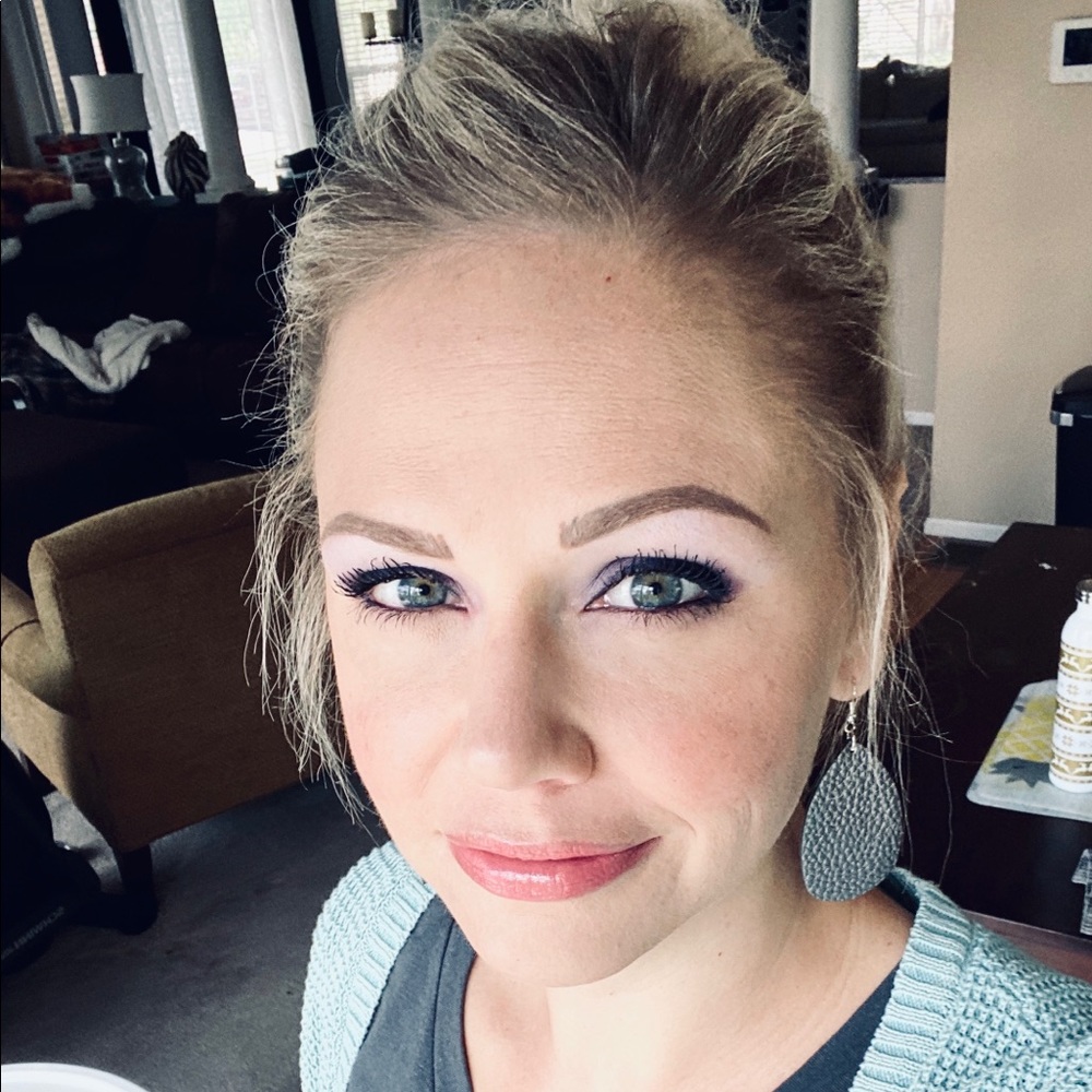 Meet your Posher, Desiree